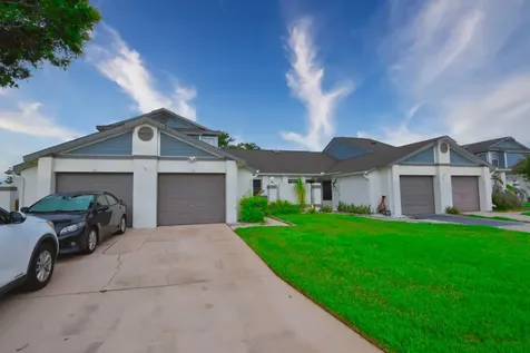 72 Lakepointe Circle Kissimmee FL 34743
