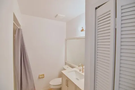 72 Lakepointe Circle Kissimmee FL 34743