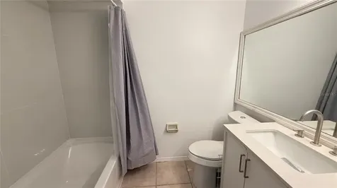 72 Lakepointe Circle Kissimmee FL 34743