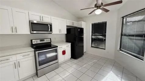72 Lakepointe Circle Kissimmee FL 34743