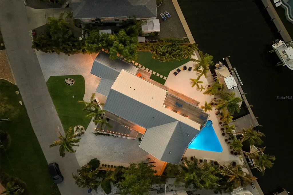 511 59th Street Bradenton Beach FL 34217