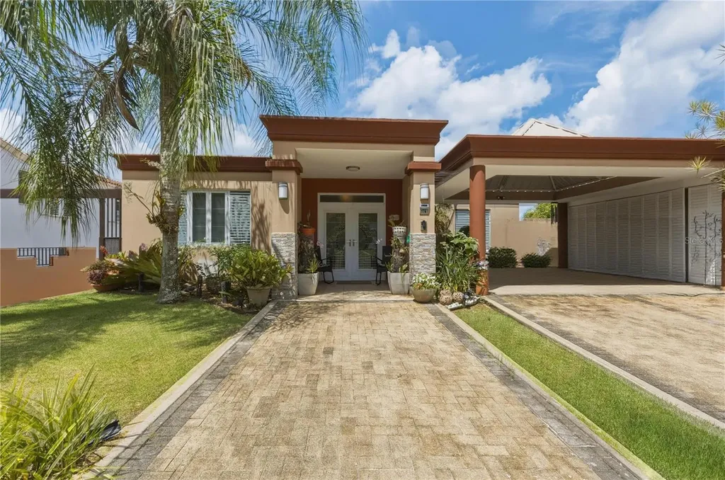 149 Yuisa St. Lomas Manati PR 00674
