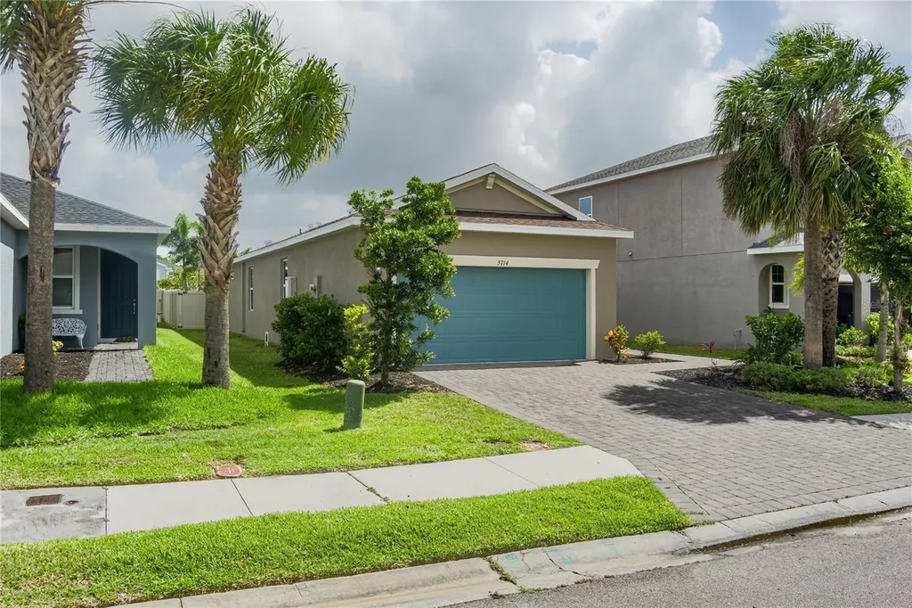 5714 Los Robles Court Palmetto FL 34221