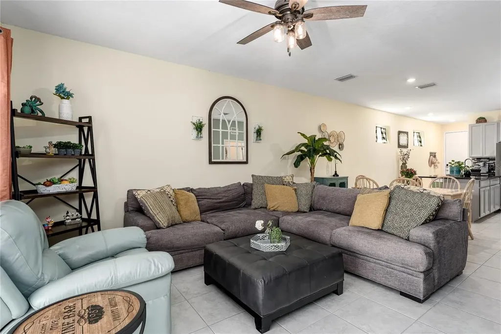 5714 Los Robles Court Palmetto FL 34221