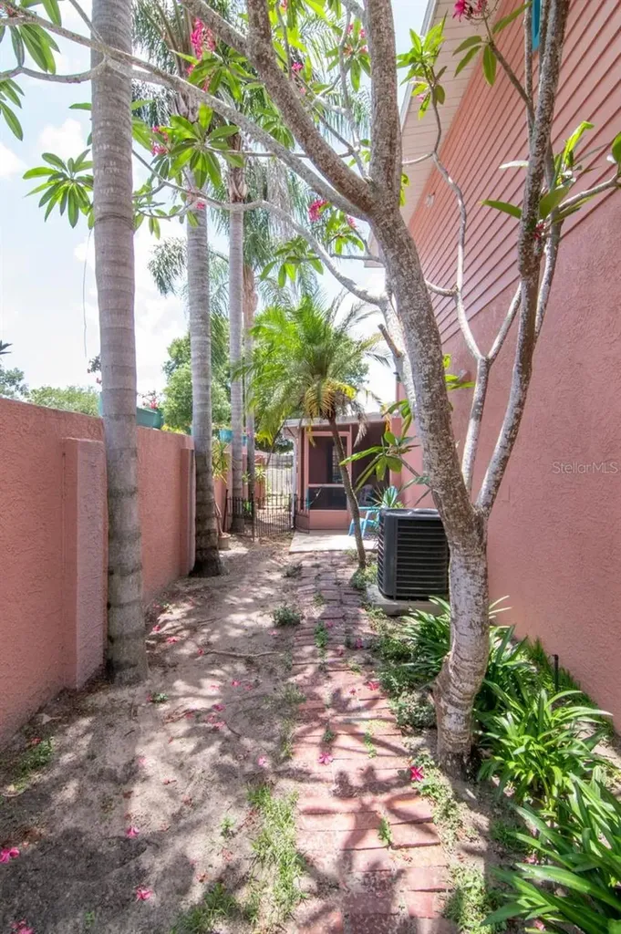 10532 67th Avenue Seminole FL 33772