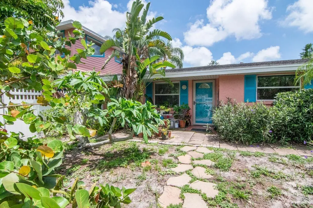 10532 67th Avenue Seminole FL 33772