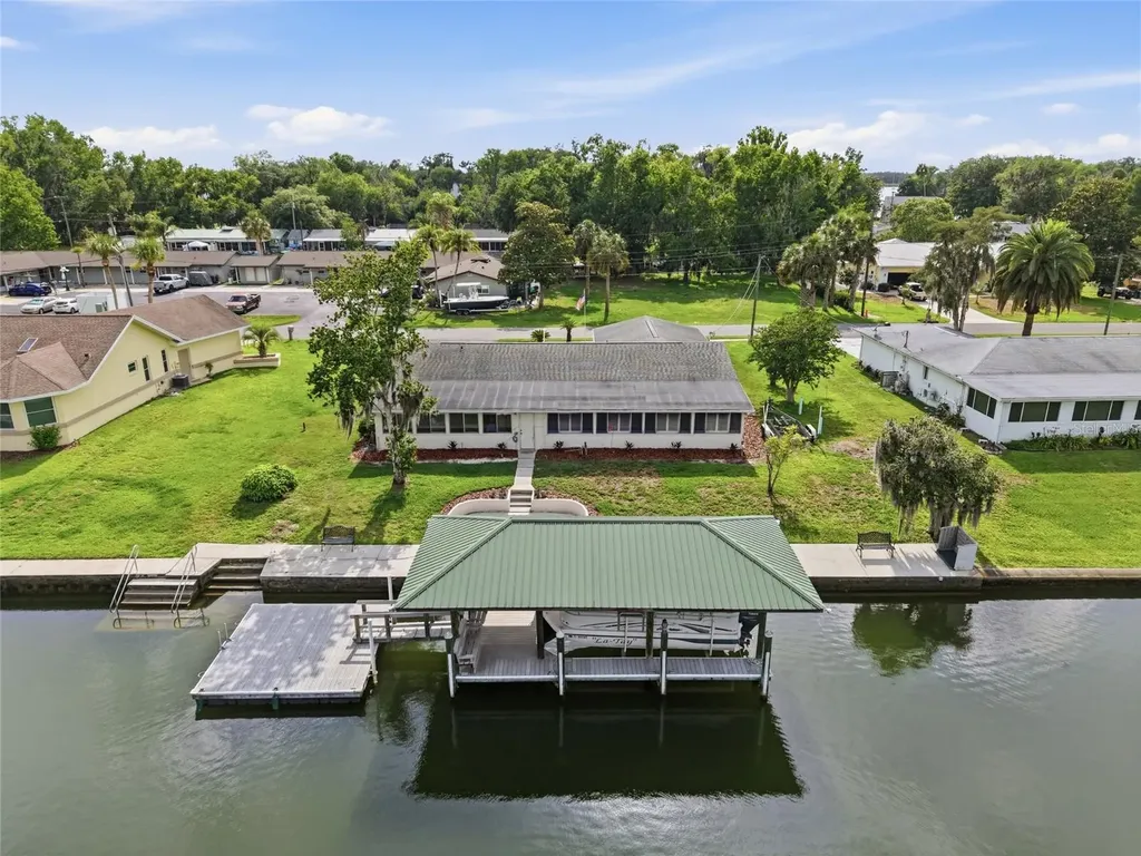1401 SE Paradise Avenue Crystal River FL 34429