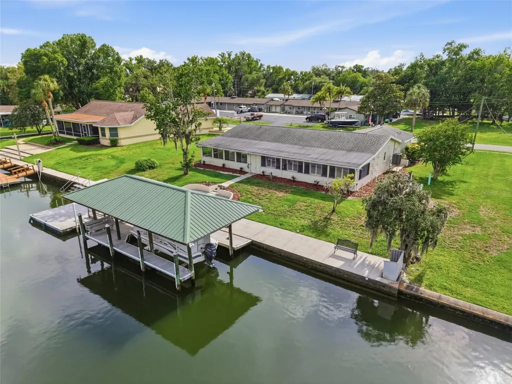 1401 SE Paradise Avenue Crystal River FL 34429