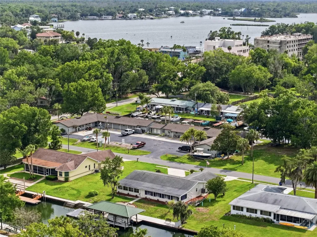 1401 SE Paradise Avenue Crystal River FL 34429