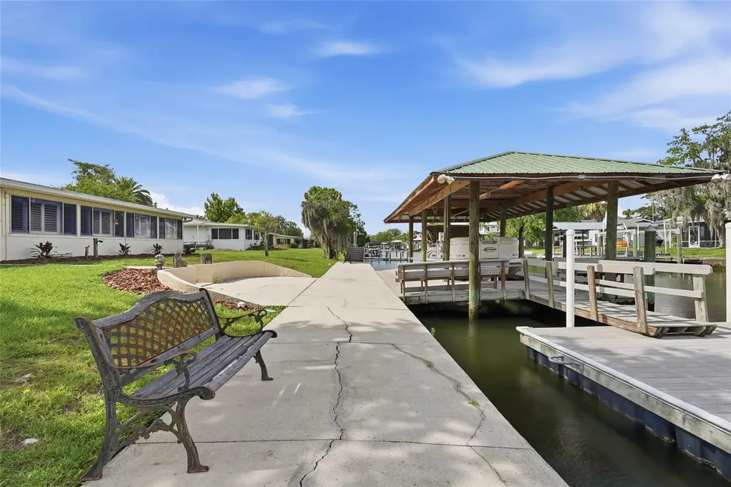1401 SE Paradise Avenue Crystal River FL 34429