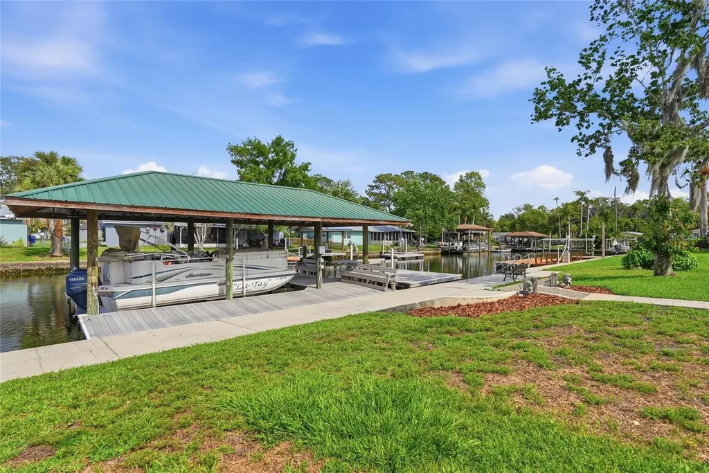 1401 SE Paradise Avenue Crystal River FL 34429