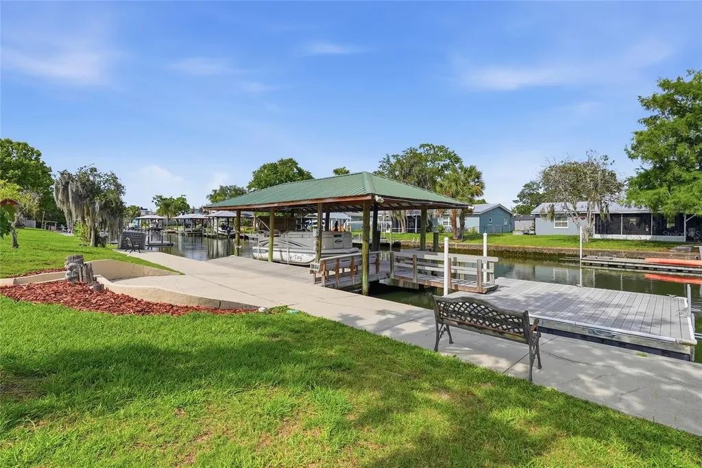 1401 SE Paradise Avenue Crystal River FL 34429
