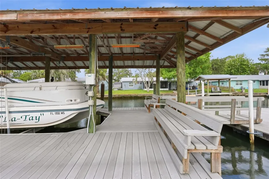 1401 SE Paradise Avenue Crystal River FL 34429