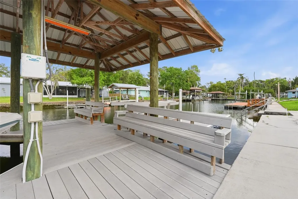 1401 SE Paradise Avenue Crystal River FL 34429
