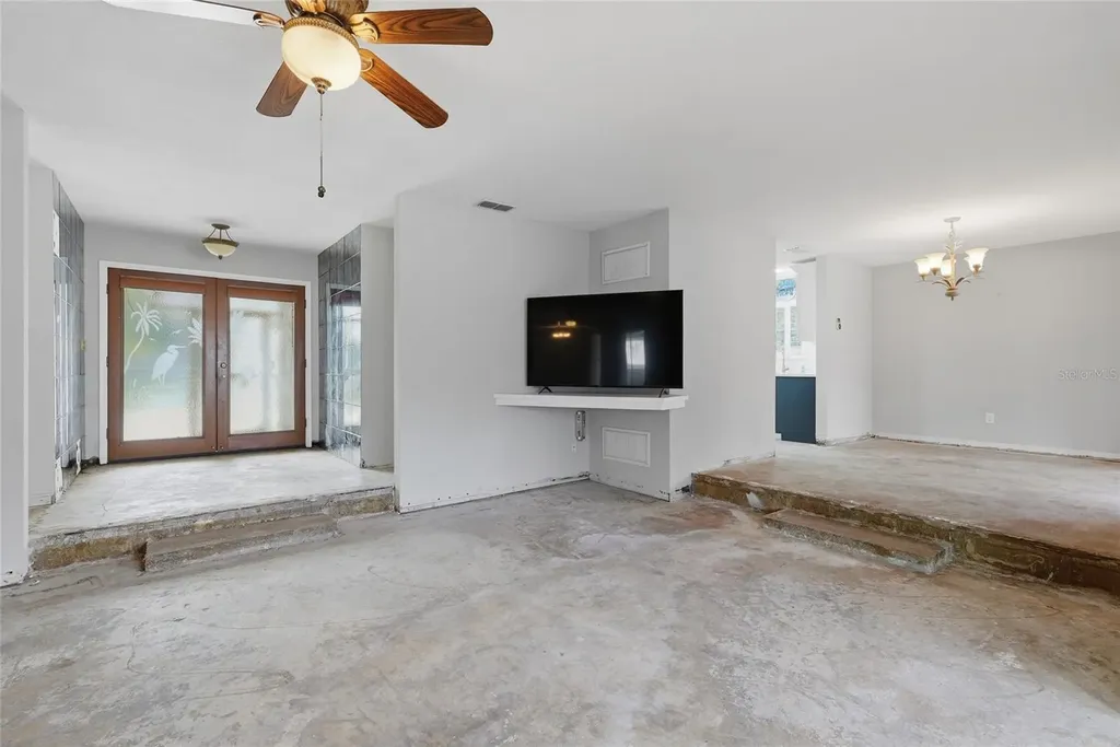 1401 SE Paradise Avenue Crystal River FL 34429