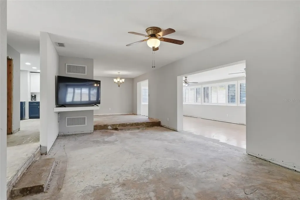 1401 SE Paradise Avenue Crystal River FL 34429