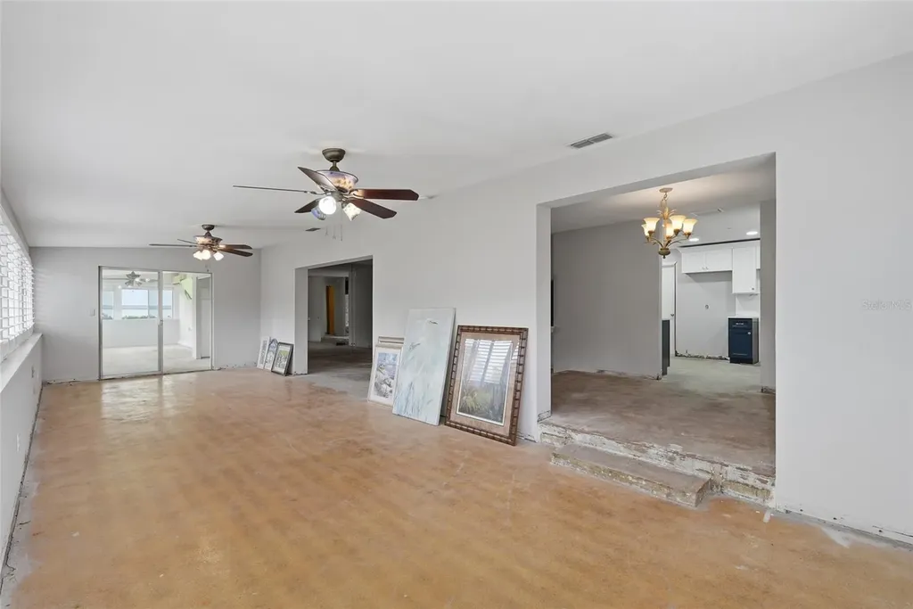 1401 SE Paradise Avenue Crystal River FL 34429