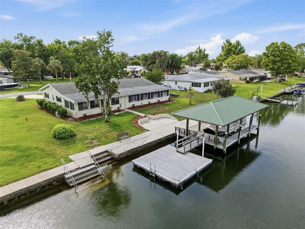 1401 SE Paradise Avenue Crystal River FL 34429