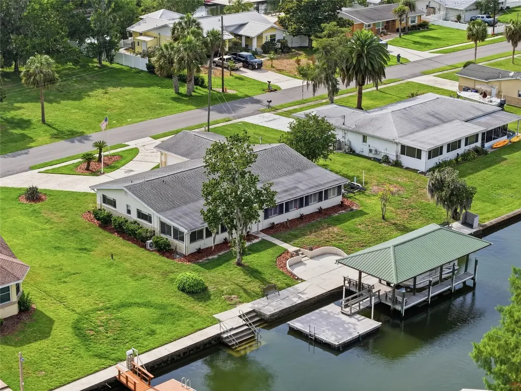 1401 SE Paradise Avenue Crystal River FL 34429