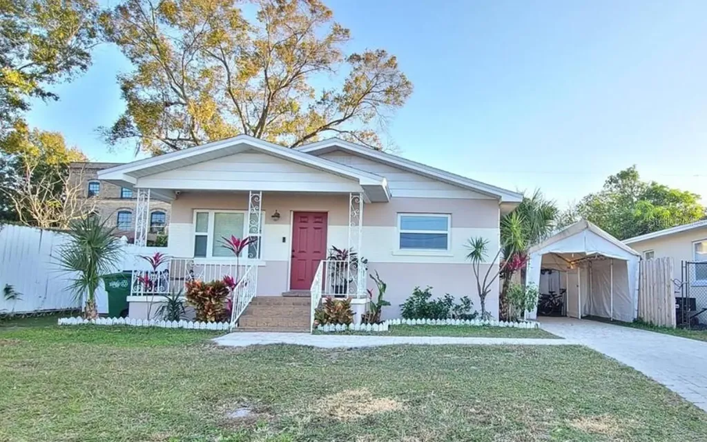 2306 W Saint Joseph Street Tampa FL 33607