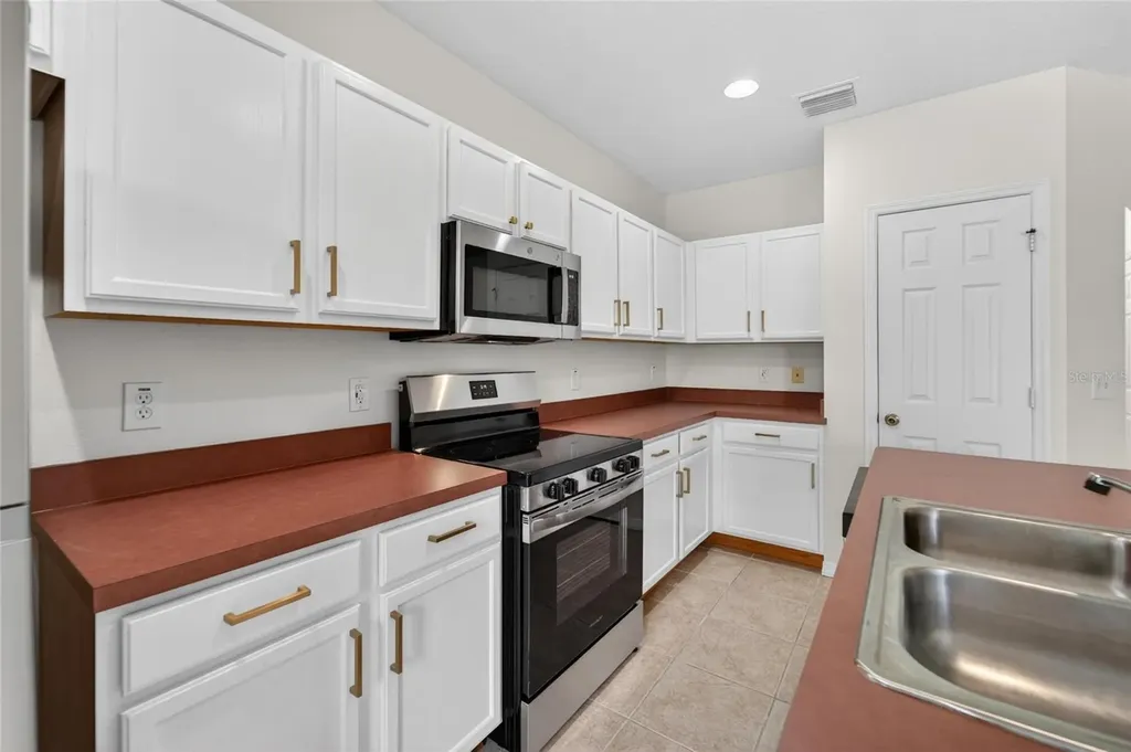 30132 Mossbank Drive Wesley Chapel FL 33543