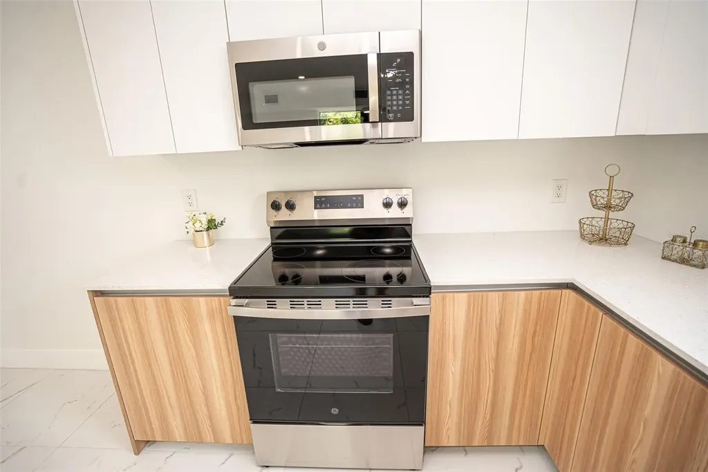 20720 NW 34 Avenue Miami Gardens FL 33056