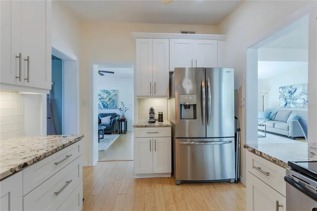 1327 Roscomare Avenue Orlando FL 32806