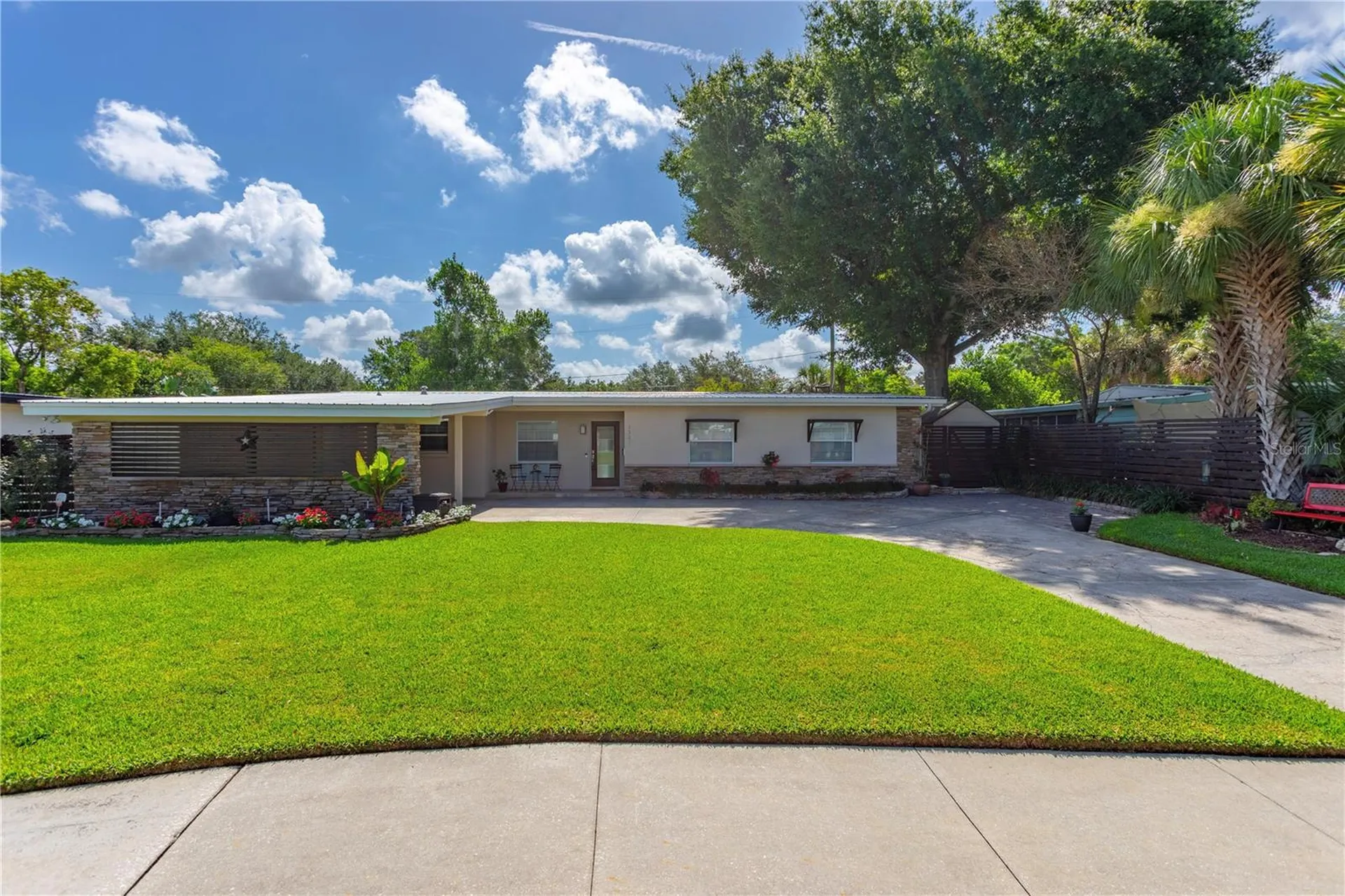 1327 Roscomare Avenue Orlando FL 32806