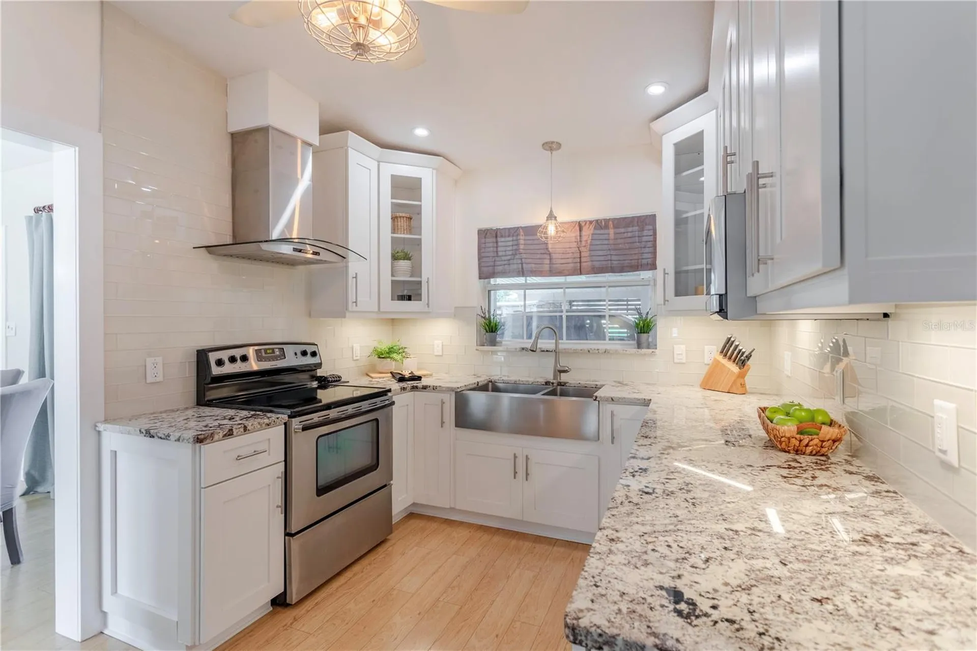 1327 Roscomare Avenue Orlando FL 32806