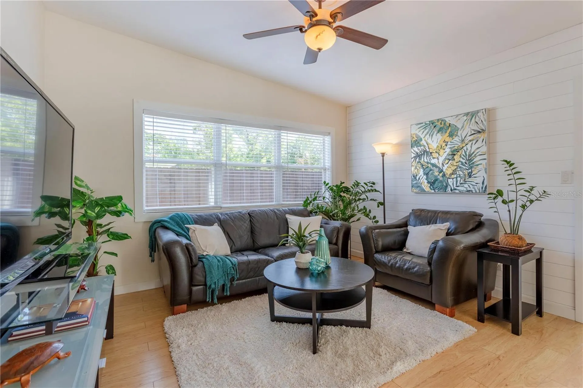 1327 Roscomare Avenue Orlando FL 32806