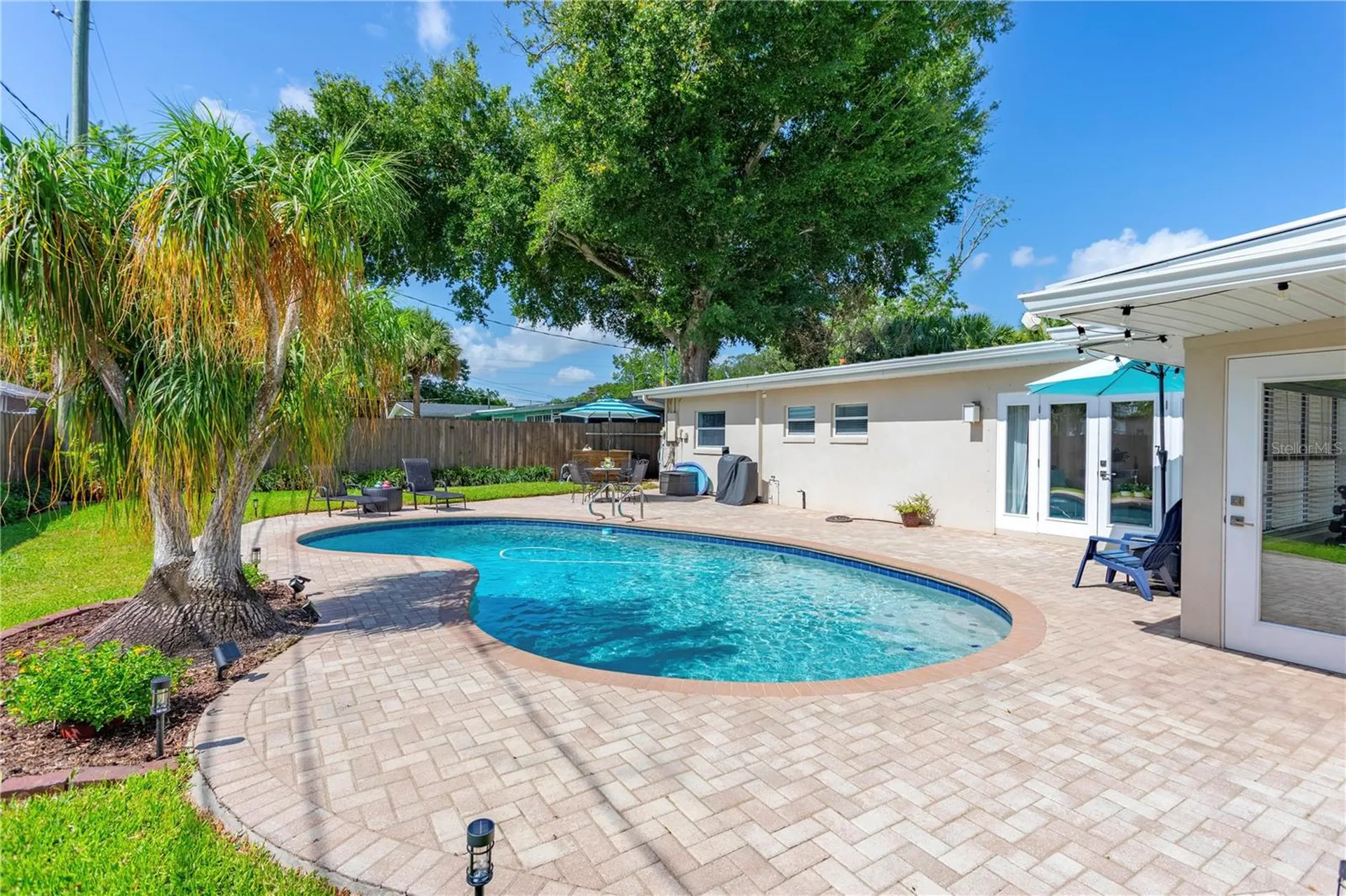 1327 Roscomare Avenue Orlando FL 32806