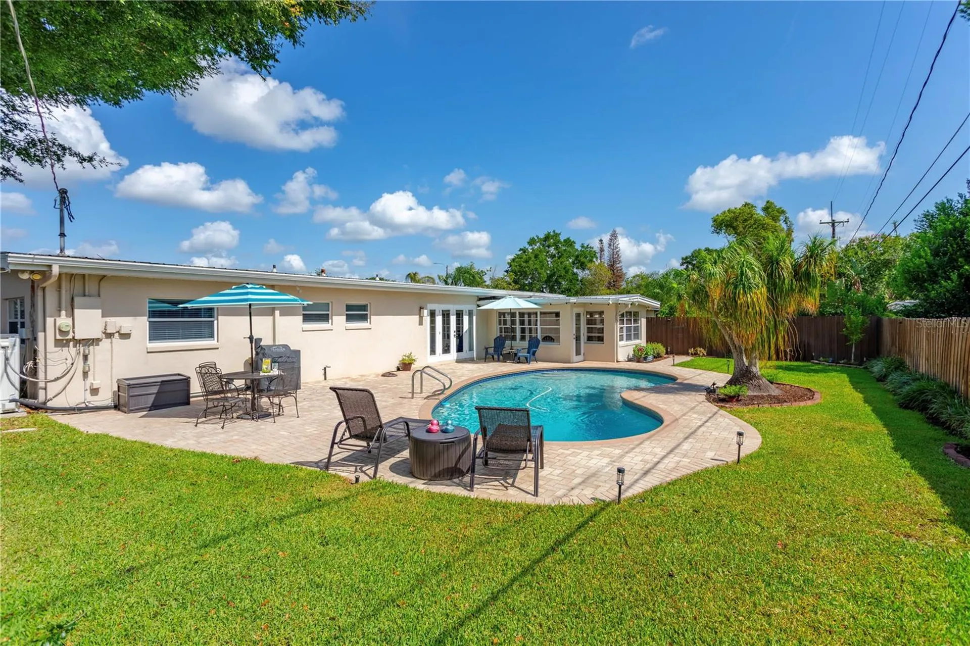 1327 Roscomare Avenue Orlando FL 32806