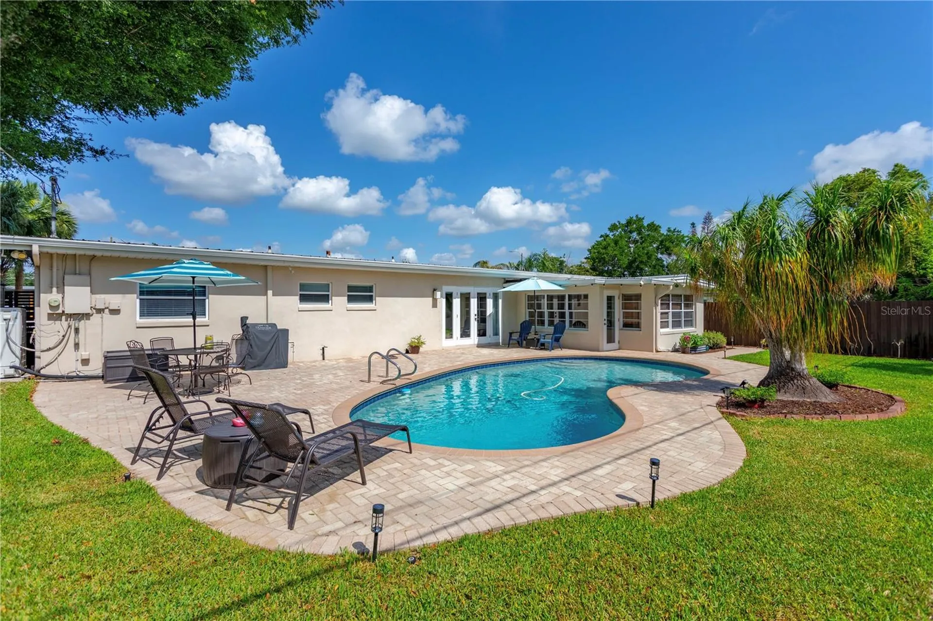 1327 Roscomare Avenue Orlando FL 32806