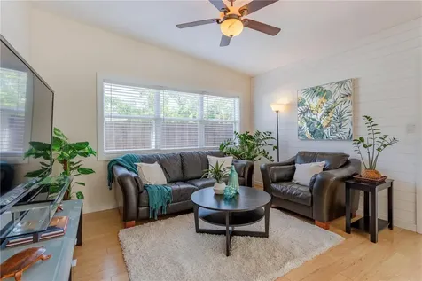 1327 Roscomare Avenue Orlando FL 32806