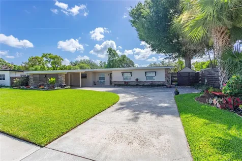 1327 Roscomare Avenue Orlando FL 32806