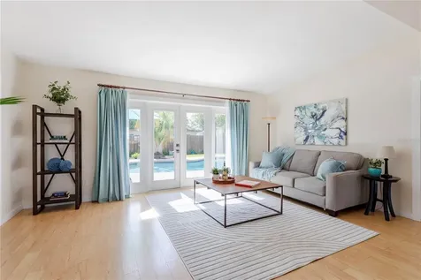 1327 Roscomare Avenue Orlando FL 32806