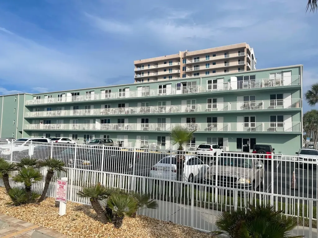 3727 S Atlantic Avenue Daytona Beach FL 32118