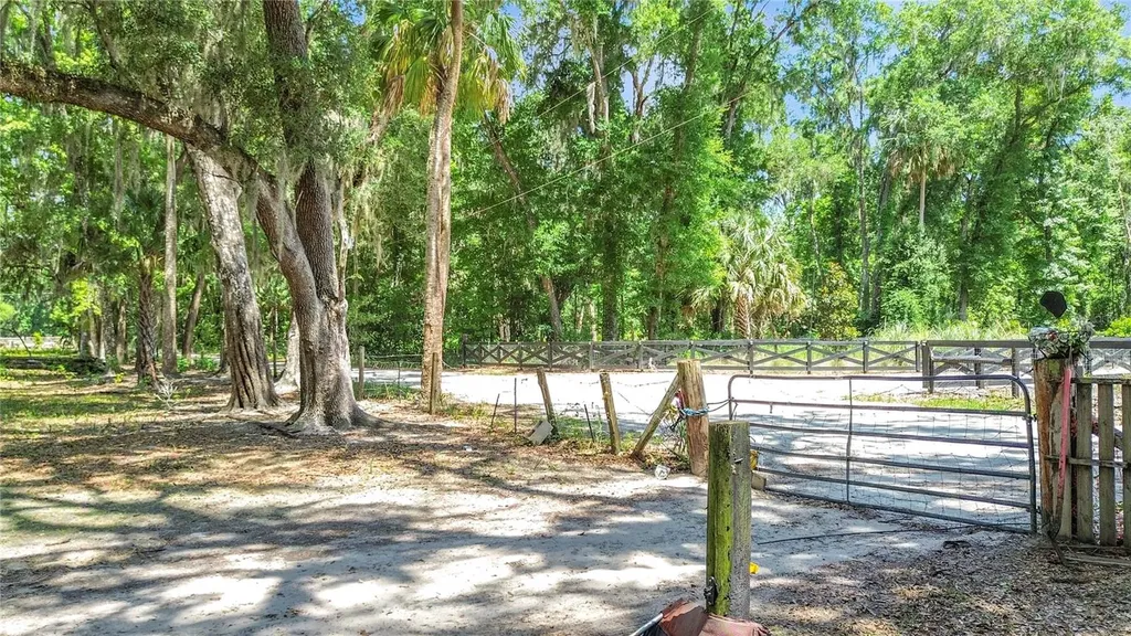 1689 NE 189th Lane Citra FL 32113