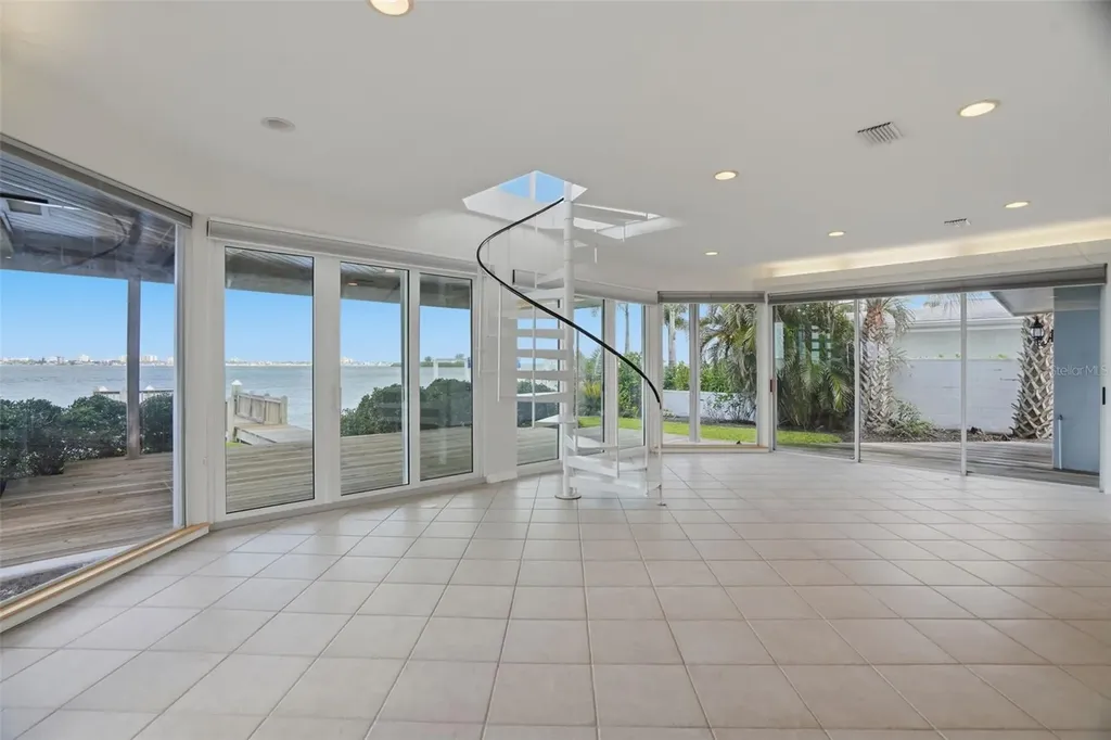 1832 Venetian Point Drive Clearwater FL 33755