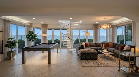 1832 Venetian Point Drive Clearwater FL 33755