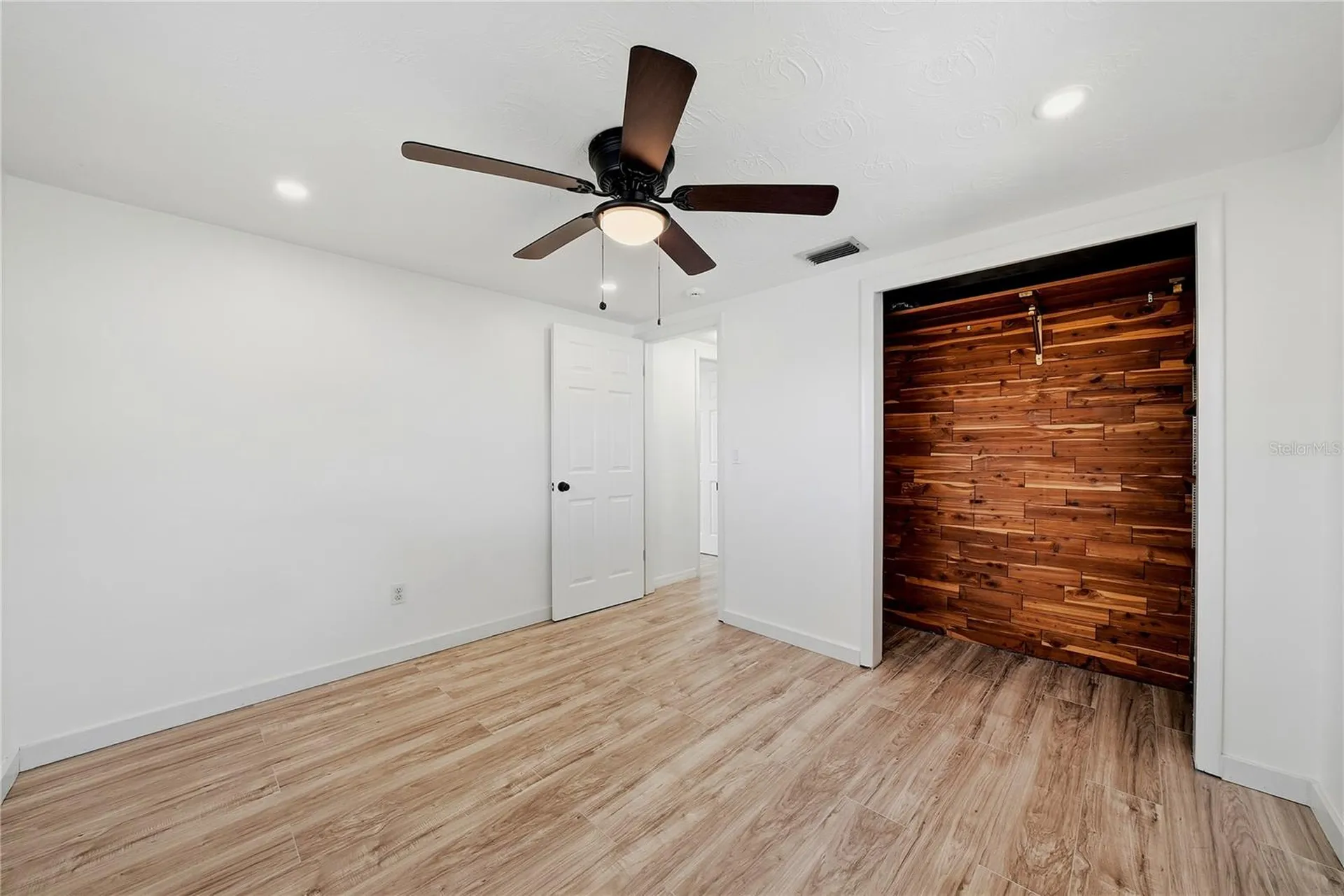 2704 Lawn Place Holiday FL 34691