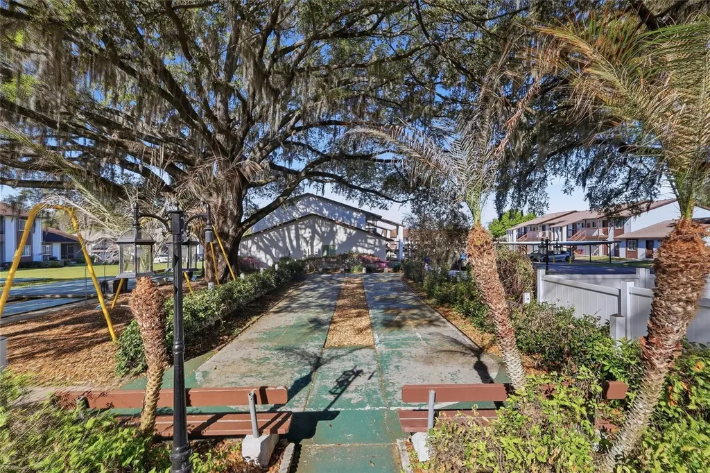 39132 County Road 54 Zephyrhills FL 33542