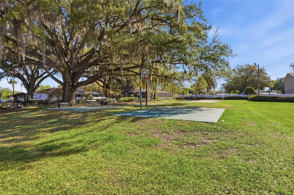 39132 County Road 54 Zephyrhills FL 33542