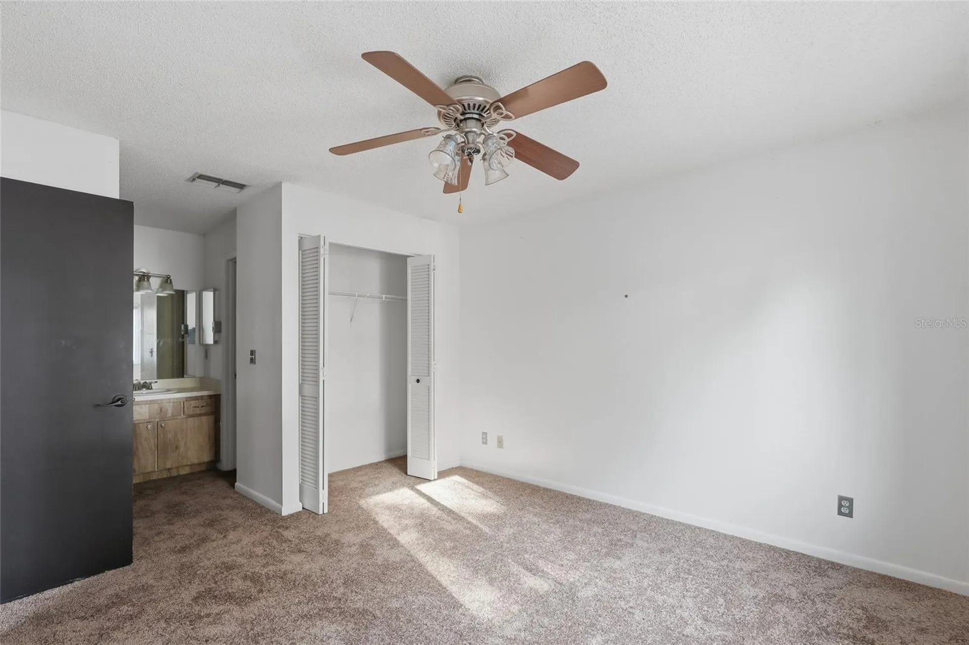 39132 County Road 54 Zephyrhills FL 33542