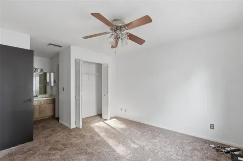 39132 County Road 54 Zephyrhills FL 33542