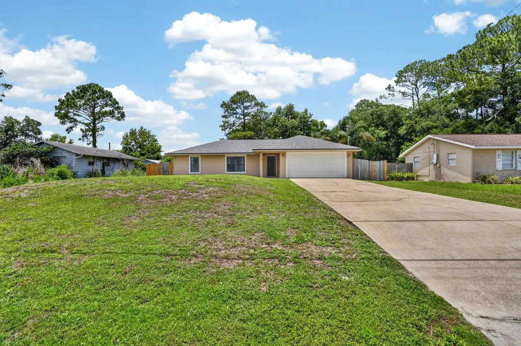 1520 3rd Avenue Deland FL 32724