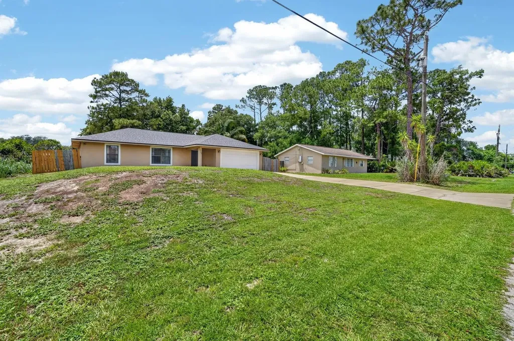 1520 3rd Avenue Deland FL 32724