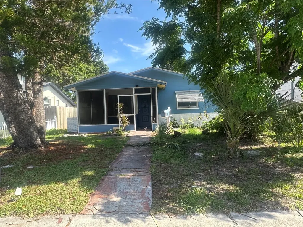 5234 9th Avenue N St Petersburg FL 33710