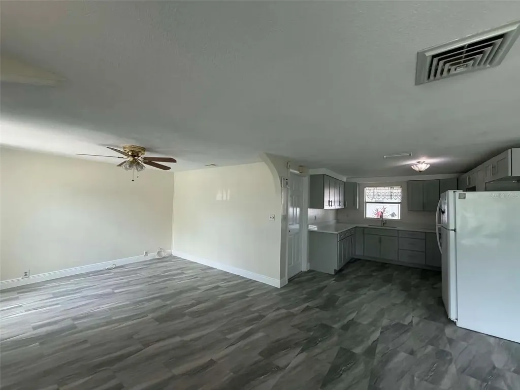 5865 92nd Avenue N Pinellas Park FL 33782