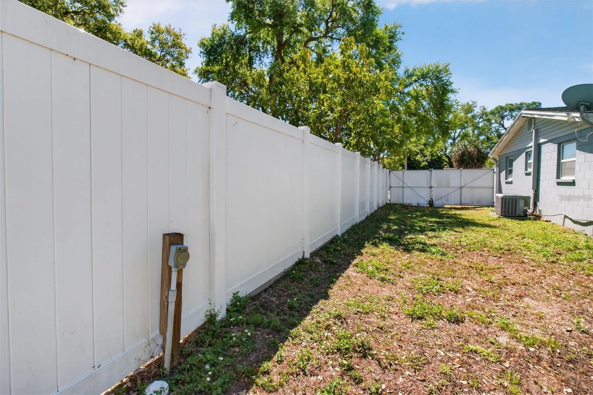 5865 92nd Avenue N Pinellas Park FL 33782